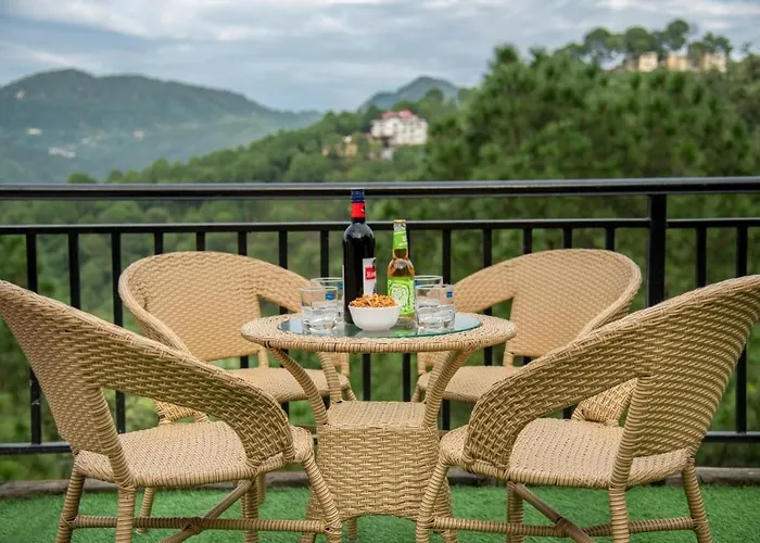 The Kasauli Western Uphills I Serviced Apartments I Pvt Balcony I Peacefull Area I By Exotic Stays