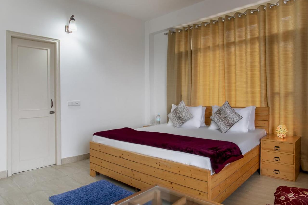 Apartment The Western Uphills I Serviced I Pvt Balcony I Peacefull Area I By Exotic Kasauli