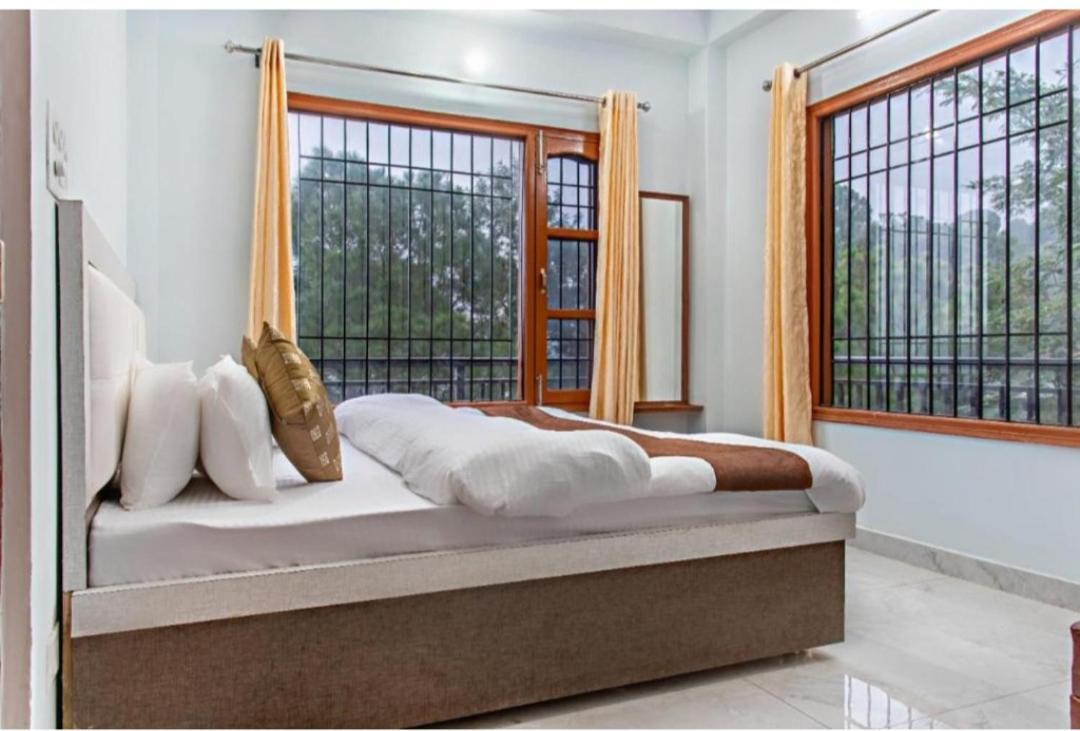The Western Uphills I Serviced I Pvt Balcony I Peacefull Area I By Exotic Apartment *